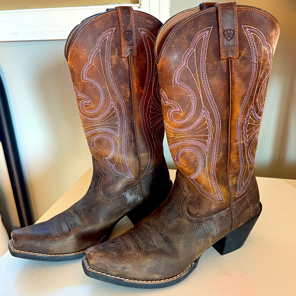 Ariat Cowgirl Boots - Picture 2 of 2